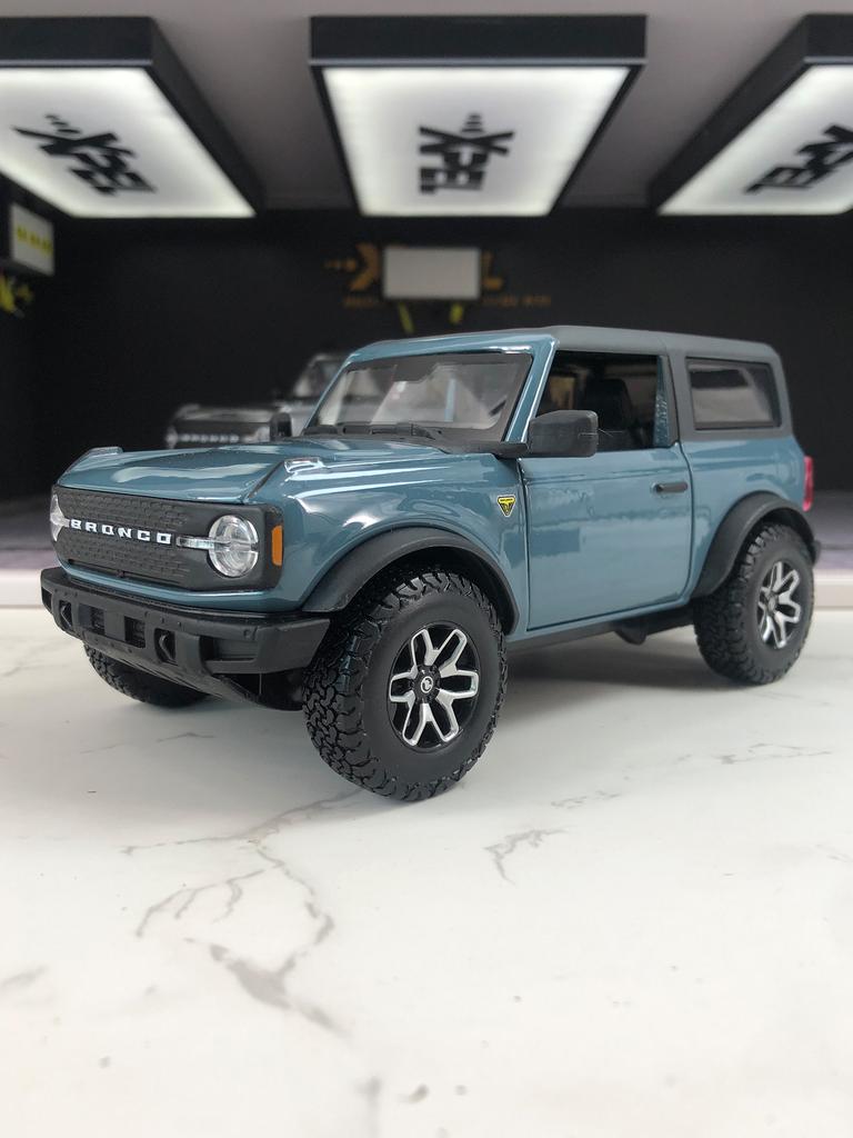 AJL1 Maisto 1:24 2021 Ford Bronco Badlands car model, zinc alloy metal decoration, collectible gift car