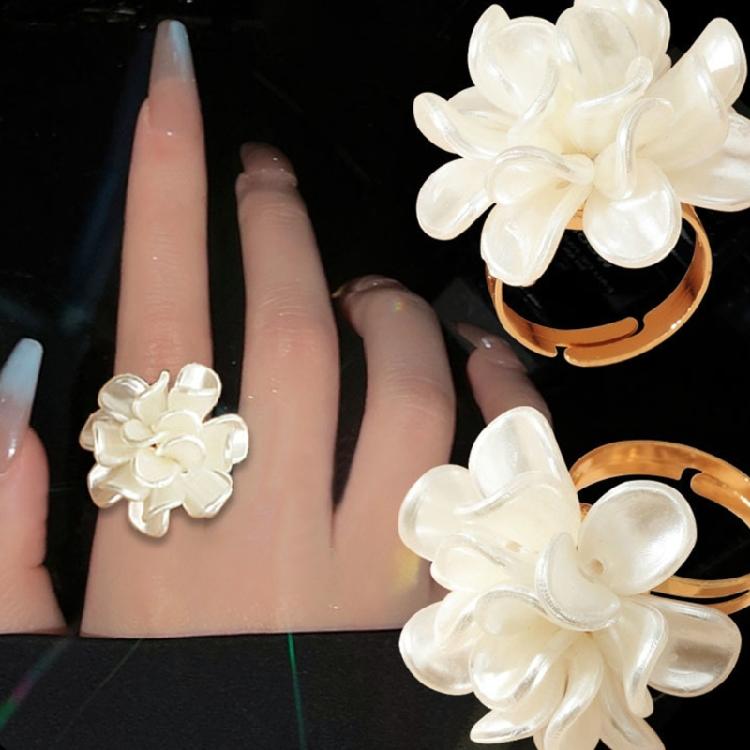 Deluxe 3D Flower Design Adjustable Ring For Women Stylish Party Jewelry Gift Alloy Acrylic Finger Accessory
