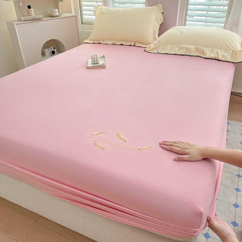 Washed embroidered fitted sheet three-piece set bed partition and non-slip all-inclusive mattress protective cover