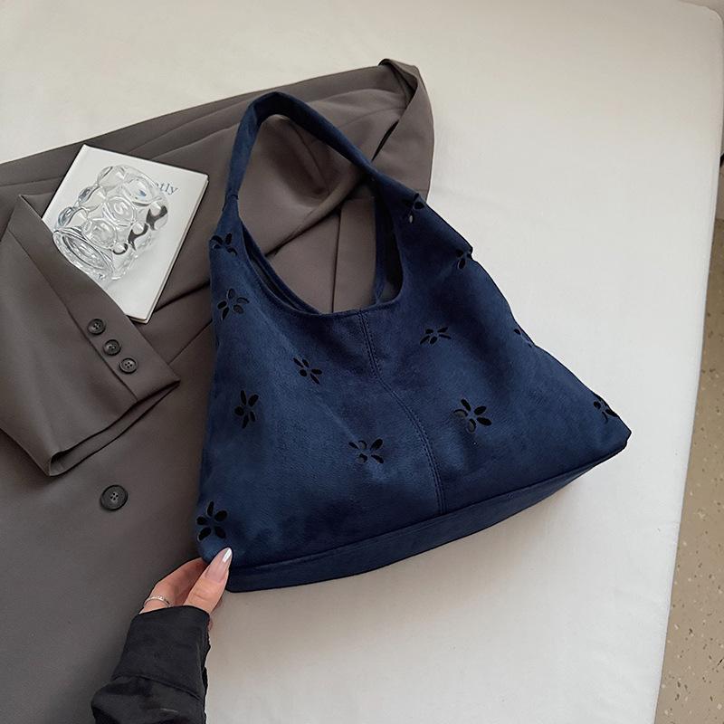 College Style Bag Women's Casual Hollow Tote Bag Suede Shoulder Bag Women's Commuter Underarm Bag