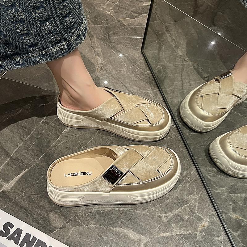 Fashion Loafers Low Female Shoes Womens Slippers Outdoor Slides Cover Toe Fretwork Heels Platform 2025 Rubber Plastic PU Retro Scandals