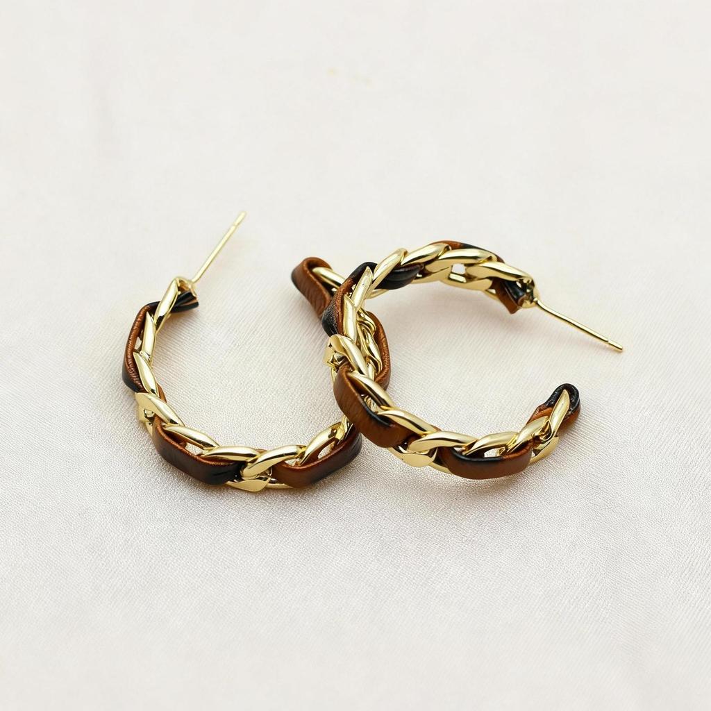 Korean-Style Retro Leopard Print Hoop Earrings for Women – Chic and Stylish