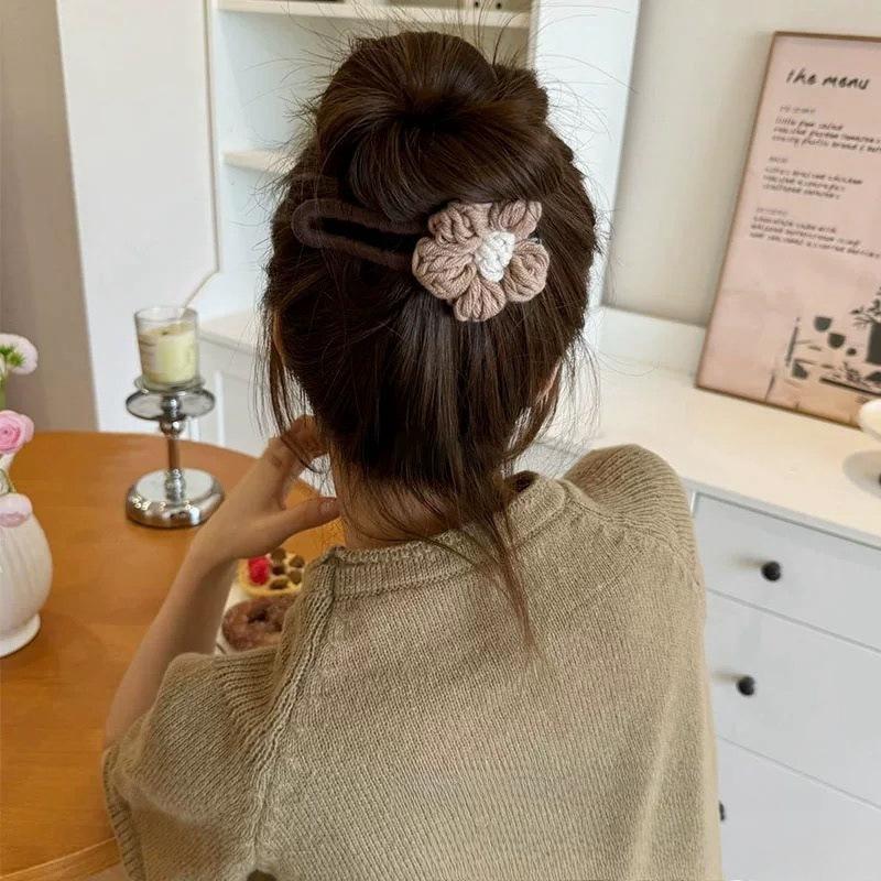 Autumn and Winter Milk Coffee Color Wool Flower Duck Beak Clip Hairpin Half Hair Women Fashion Clip