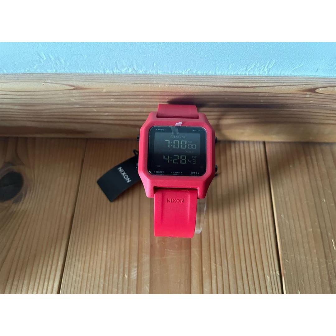 Used NIXON Staple red wristwatch surf watch