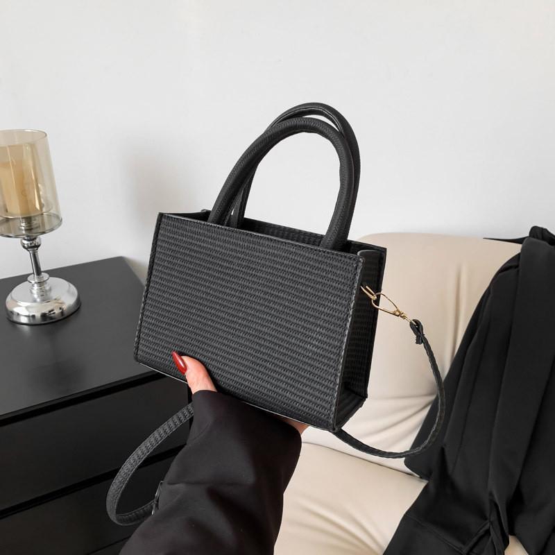 Retro 2023 New Casual Crocodile Pattern Shoulder Crossbody Handbag Women Urban Minimalist Style чёрный