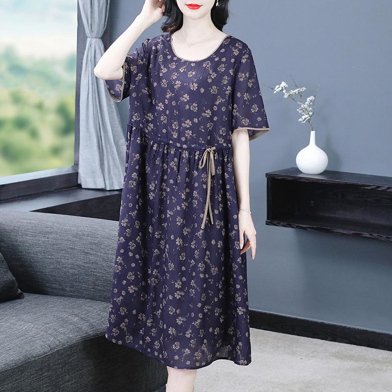 Elegantní šifonové šaty s potiskem pro ženy středního věku a plnějších tvarů