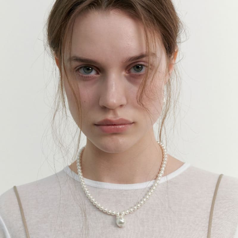 LOVE ME MONSTER Baroque Pearl Charm Bold Necklace (L241MNK020)