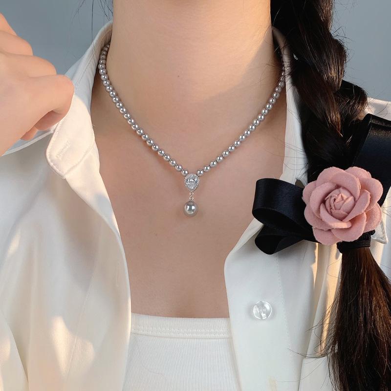 Personalized Water Drop Zircon Pearl Necklace for Women with A Cool and Simple Style, Versatile Charm Pendant