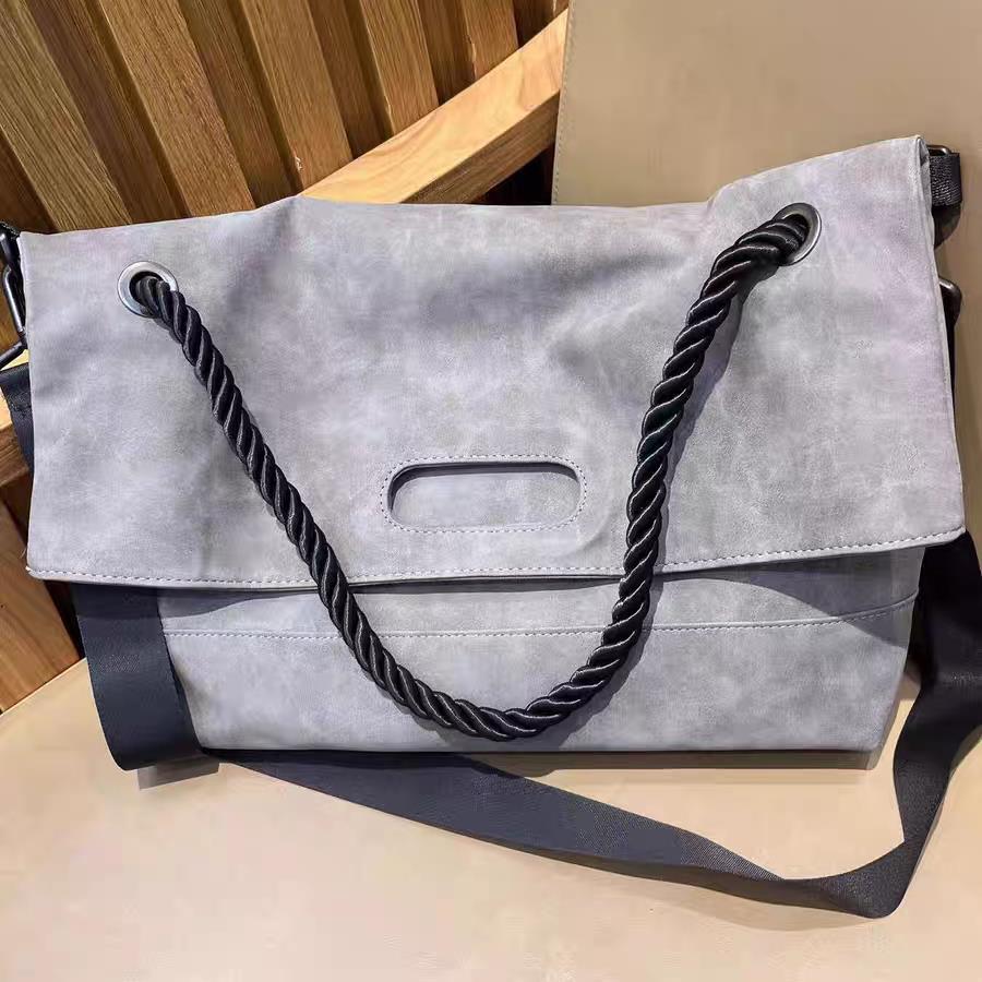 

Сумка большой вместимости женская 2025 новая корейская с широким плечевым ремнем дорожная из мягкой кожи сумка-тоут формата А4 на плечо/мессенджер серый