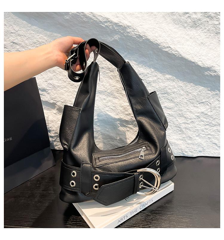 

Стиль Spice Girl Сумка подмышку Ретро сумка подмышку Новая большая вместимость На плечо Кроссбоди Черная сумка-локомотив Женская чёрный