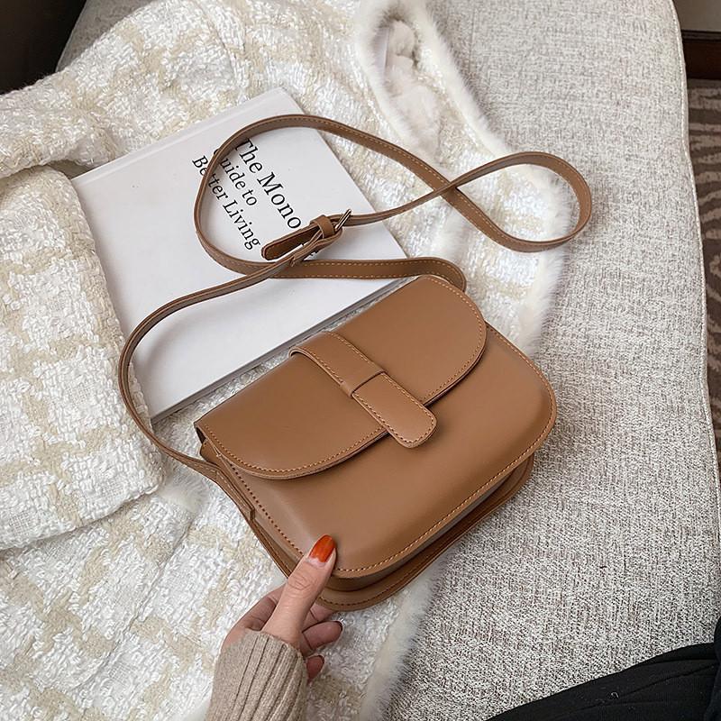 Ielgy Texture Trendy Fashion Retro Messenger Bag All-Match Simple Saddle Bag