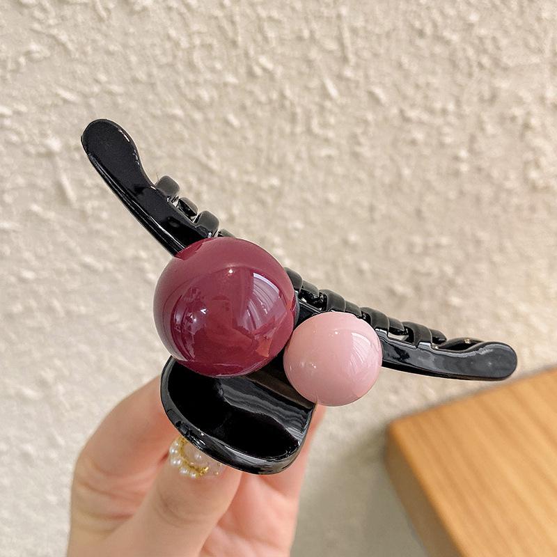 Small Women's Summer Hair Claw Clip - Plastic Shark Clip for Volume & Style Hairpin