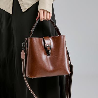 Borsa a secchiello da donna in vera pelle di cera d'olio, borsa casual e semplice, grande capacità, borsa a tracolla alla moda in pelle di mucca da donna