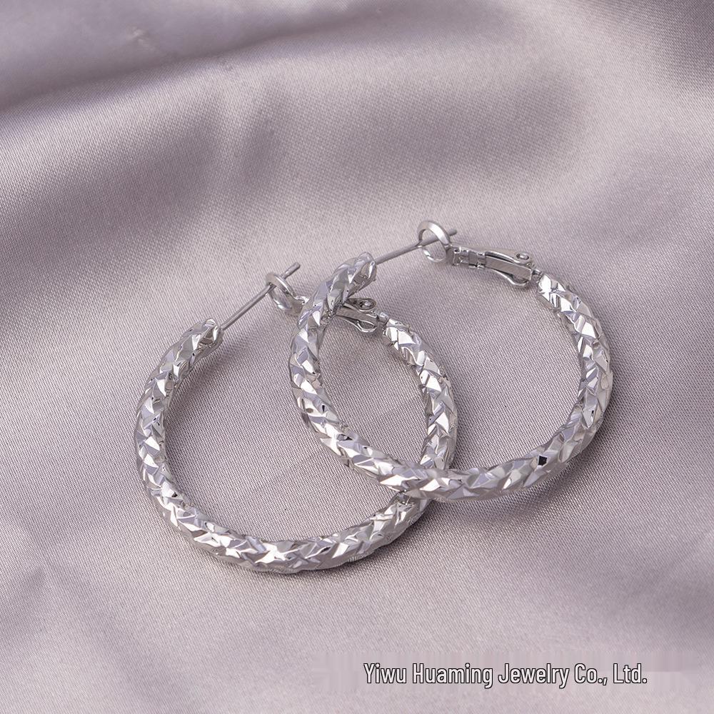 Elegante baumelnde Ohrringe mit französischen Perlen: Vergoldet, Vintage-Design in Silber 925