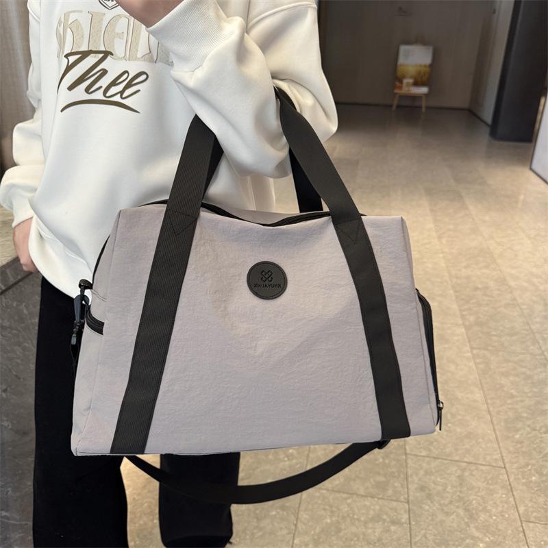 Large Capacity Travel Handbag with Dry/Wet Separation, Shoe Compartment, and Sports Fitness Storage