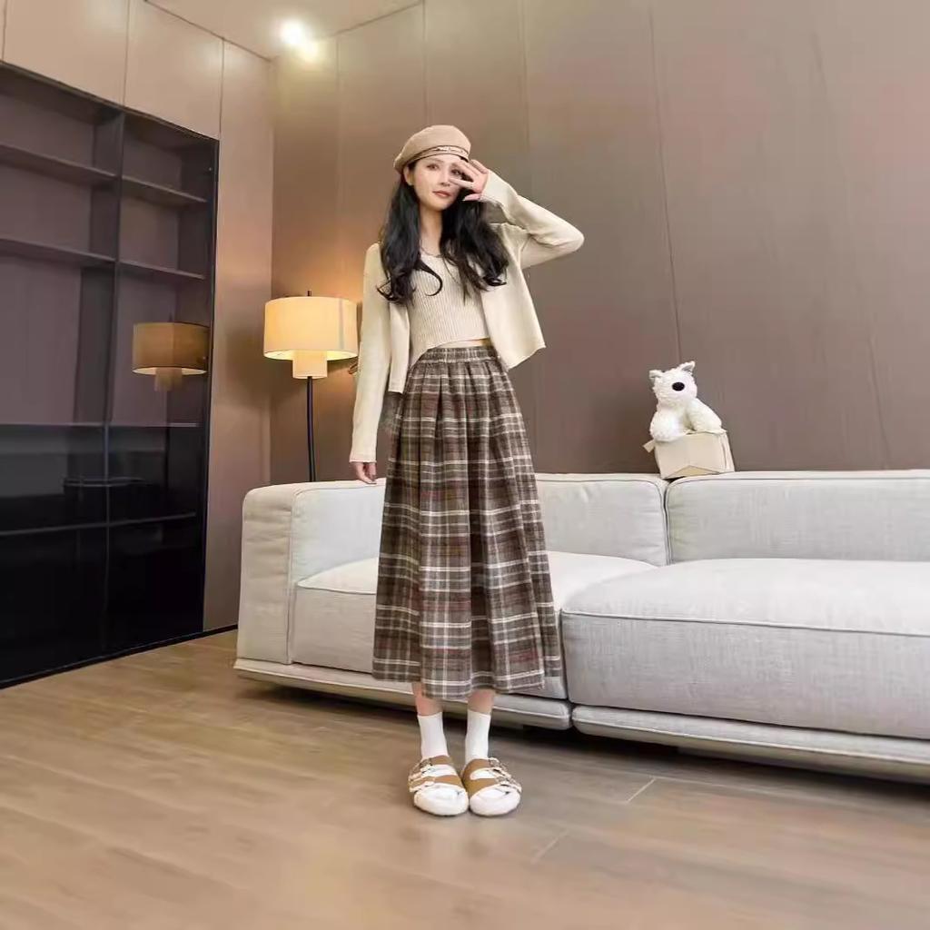 Midi Skirt for Women In Autumn and Winter, Midi-length, Maillard-style, Khaki Pleated Skirt, Retro and Versatile Plus-size Long Skirt