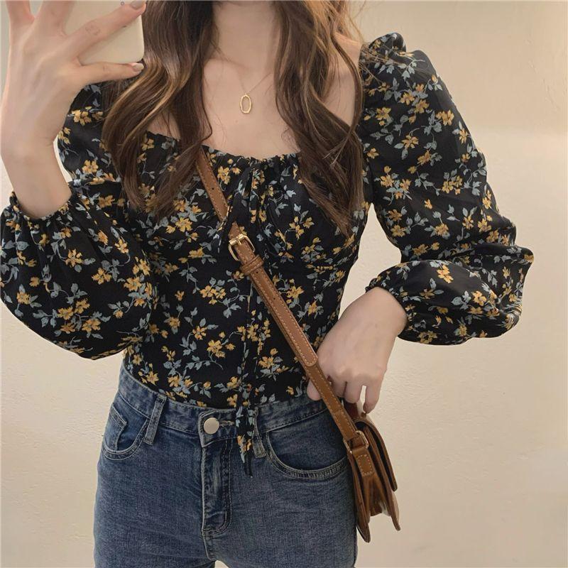French Floral Square Collar Shirt Female Elegant Design Sense Niche Bubble Sleeve Slim Tops Vintage Pleated Spring Collarbone Blouse
