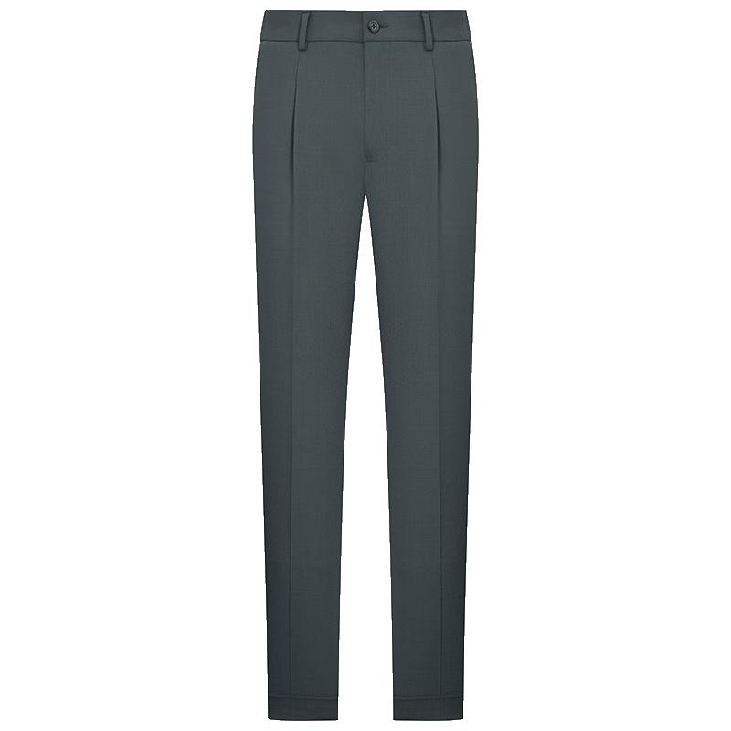 

Мужской деловой костюм приталенного кроя из смесовой шерсти 50B