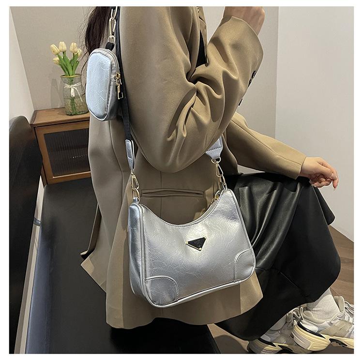 Женские однотонные квадратные сумки через плечо на молнии для отдыха из искусственной — фото 4