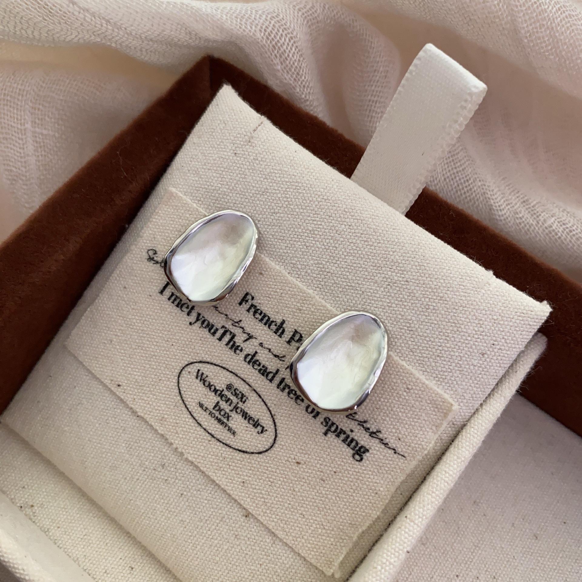 

Retro oil dripping irregular earrings women s temperament stud earrings niche high-end spring and summer new products versatile earrings earrings