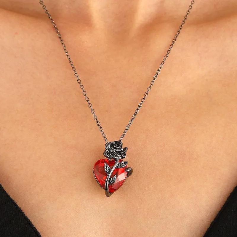 Love Rose Necklace Gothic Dark Wrapped Flower Heart Shaped Female Clavicle Chain Valentine's Day Jewelry