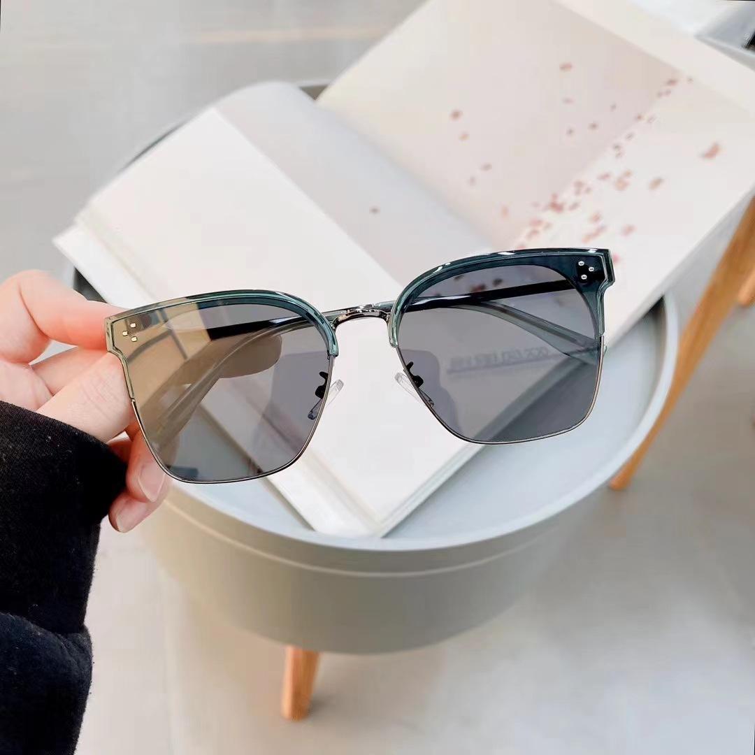 

High Quality ladies Sun lightweight Glasses Stylish Designer Square Shape Female Sunglasses Semi-rimless Men Sunglass