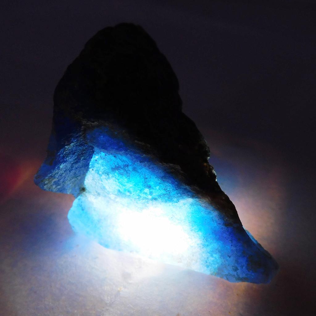 Blue Sapphire Rough 110.85 Ct Natural Uncut Rough Loose Gemstone CERTIFIED