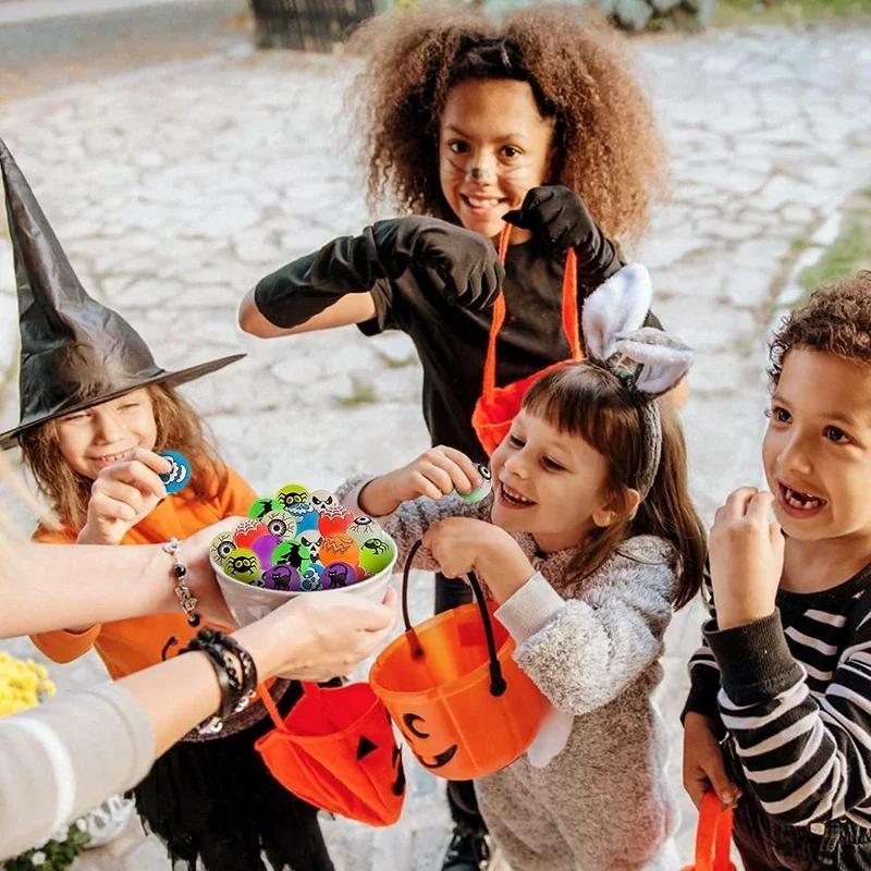 Nietoksyczne 10 sztuk Halloweenowe świecące w ciemności gumowe piłeczki Zabawka dla dzieci na Halloweenowe psikusy lub słodycze Wypełniacz do woreczków z upominkami Halloweenowe upominki na imprezę