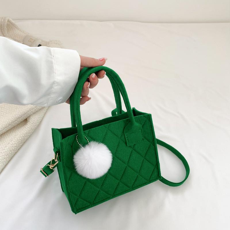 

Chic 2024 Spring New Small Square Shoulder Bag For Women In Versatile Colors Ideal For Daily Use And Fashionable Outfits зелений