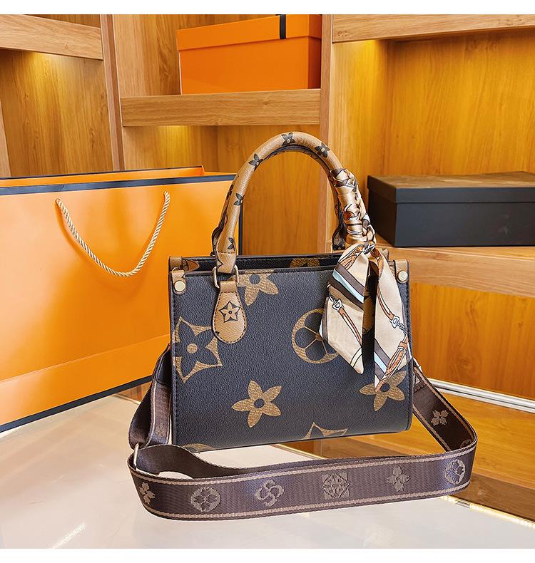 Women's Vintage Floral Tote Bag, 2024 Trendy Large Capacity Shoulder Bag with Wide Strap