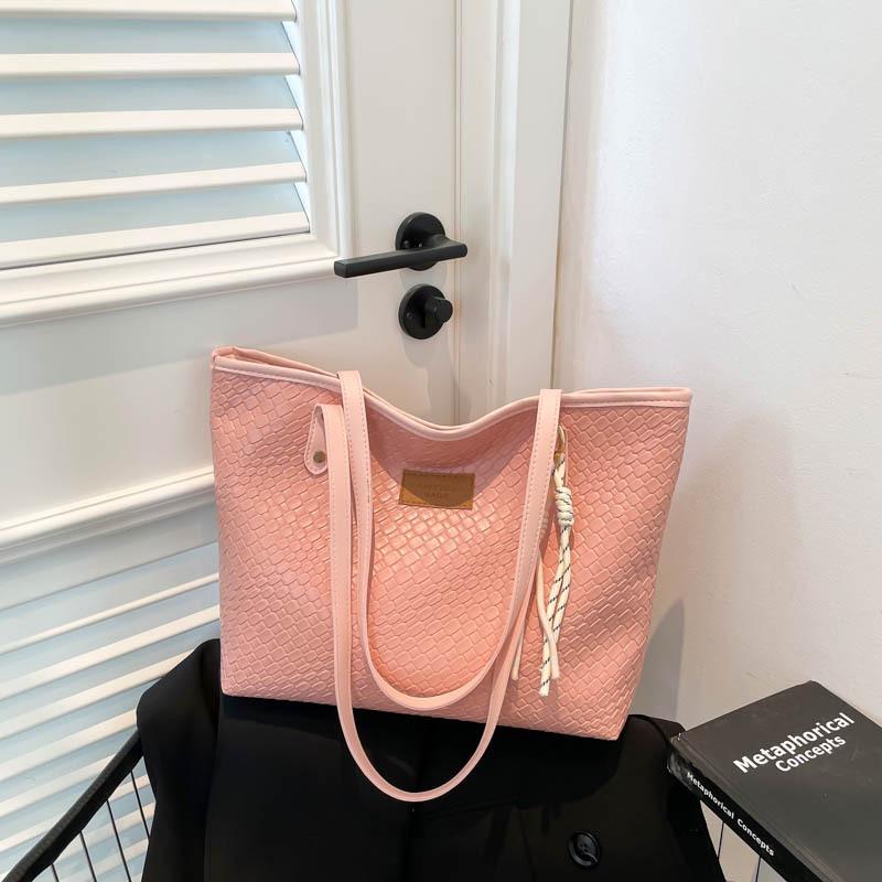 Large Capacity Bag Women's Summer New Trend Large Capacity Versatile Shoulder Bag Commuter Fashion Van Tote Bag