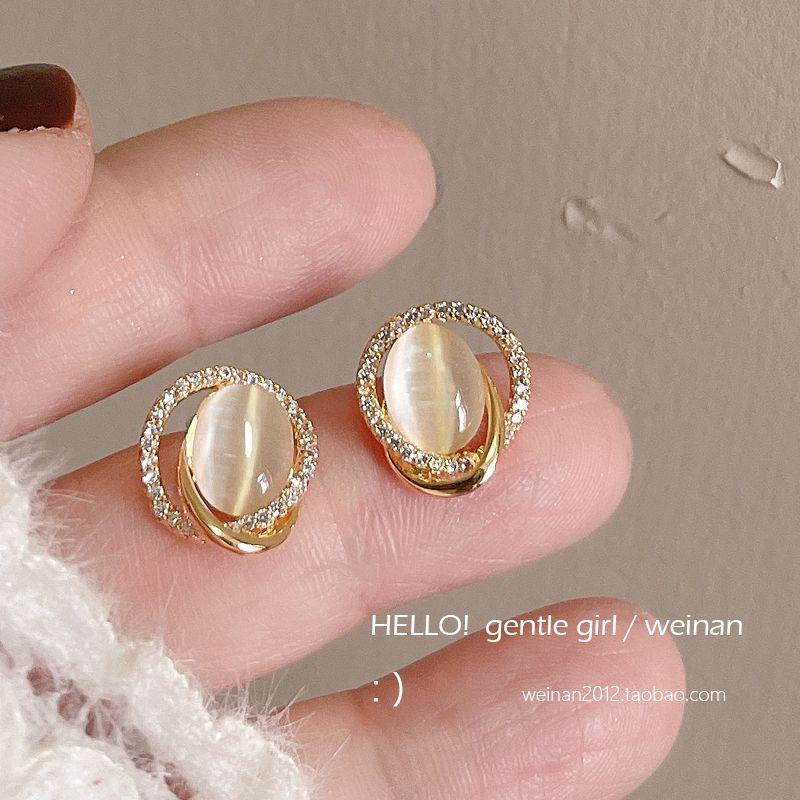 

Opal round Micro Diamond Mosquito Coil Ear Clip Fancy Gentle Champagne Ear Studs Earrings Jewelry Women A pair of stud earrings