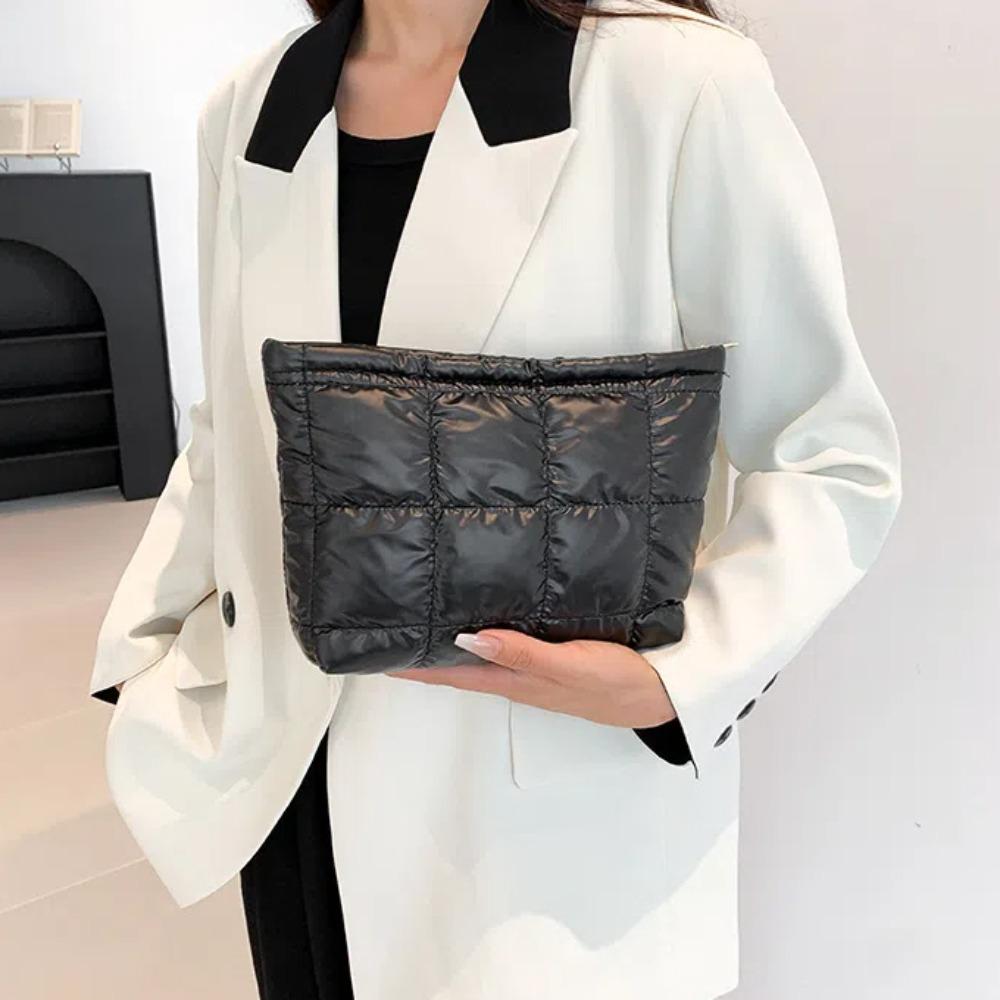 

PU Leather Puffer Pouch Cotton Filled Thick Plaid Clutch Bag Zipper Puffer Padded Makeup Bag Women чорний
