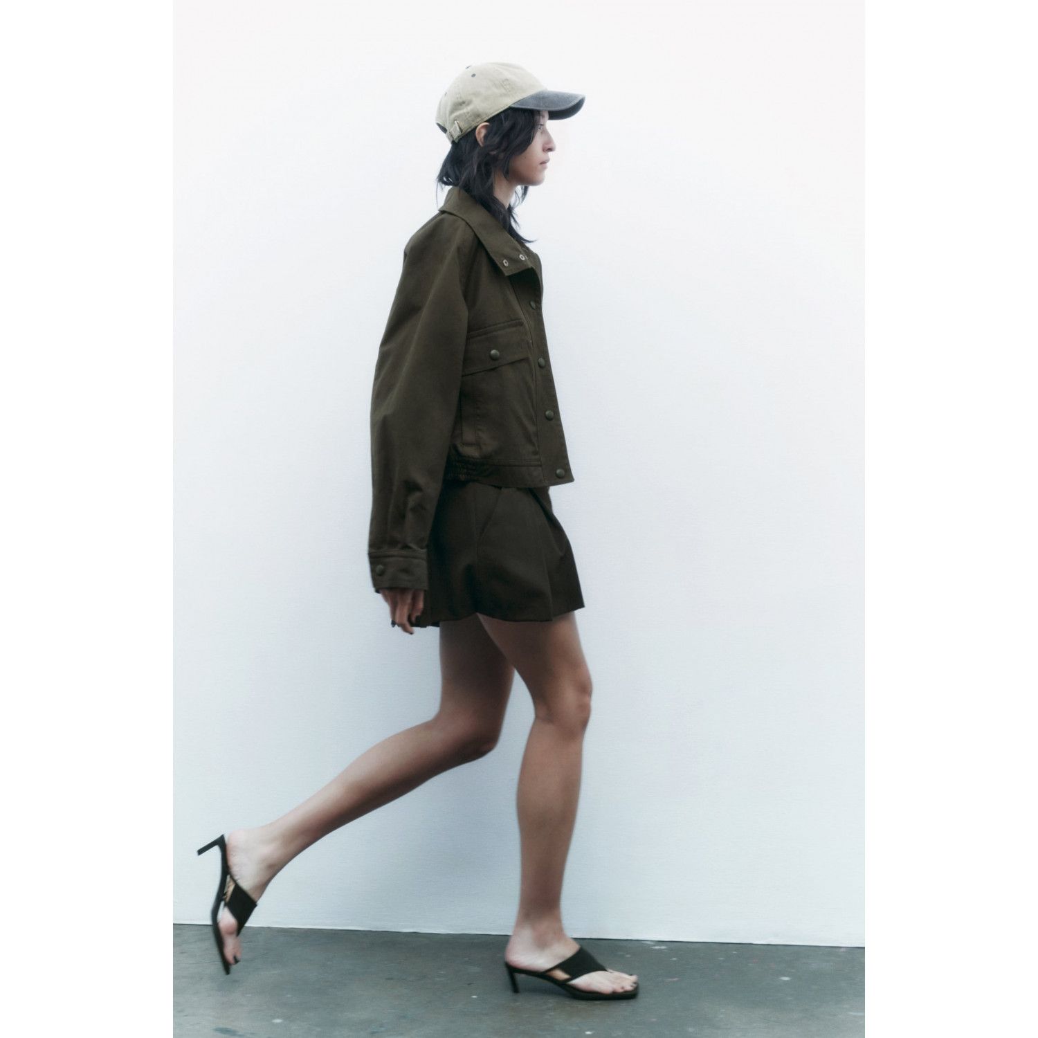 

CROPPED BOMBER JACKET WITH POCKETS