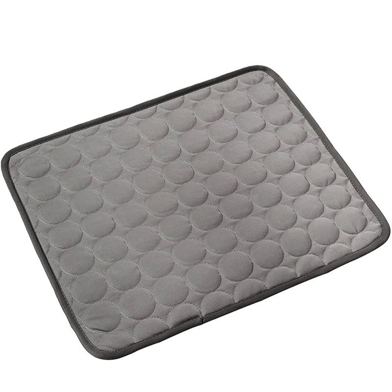 

Дышащая охлаждающая подстилка из ледяного шелка для кошек и собак X-Large (100*70cm)