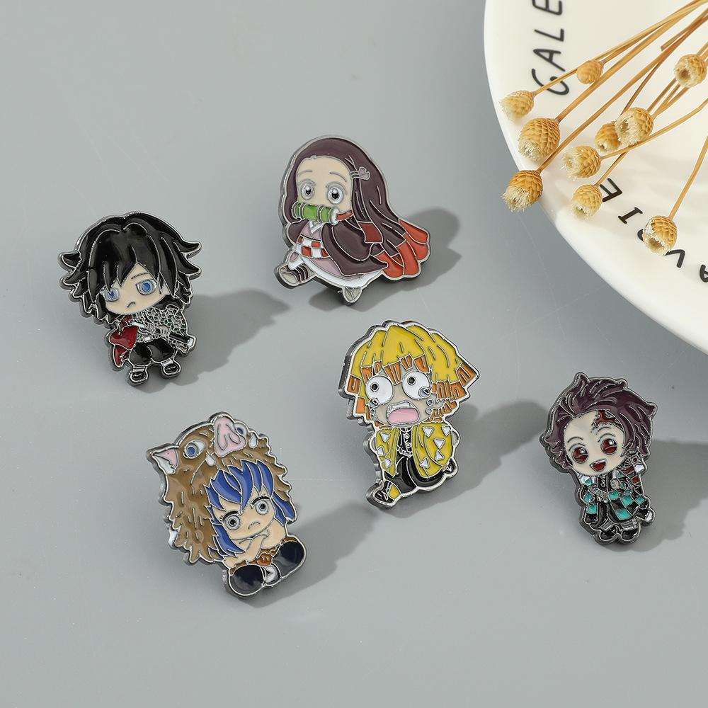 Spot Hot-selling Ghost Slayer Blade Manga Peripheral Metal Badge Commemorative Cos Props Q Version Tanjiro Brooch