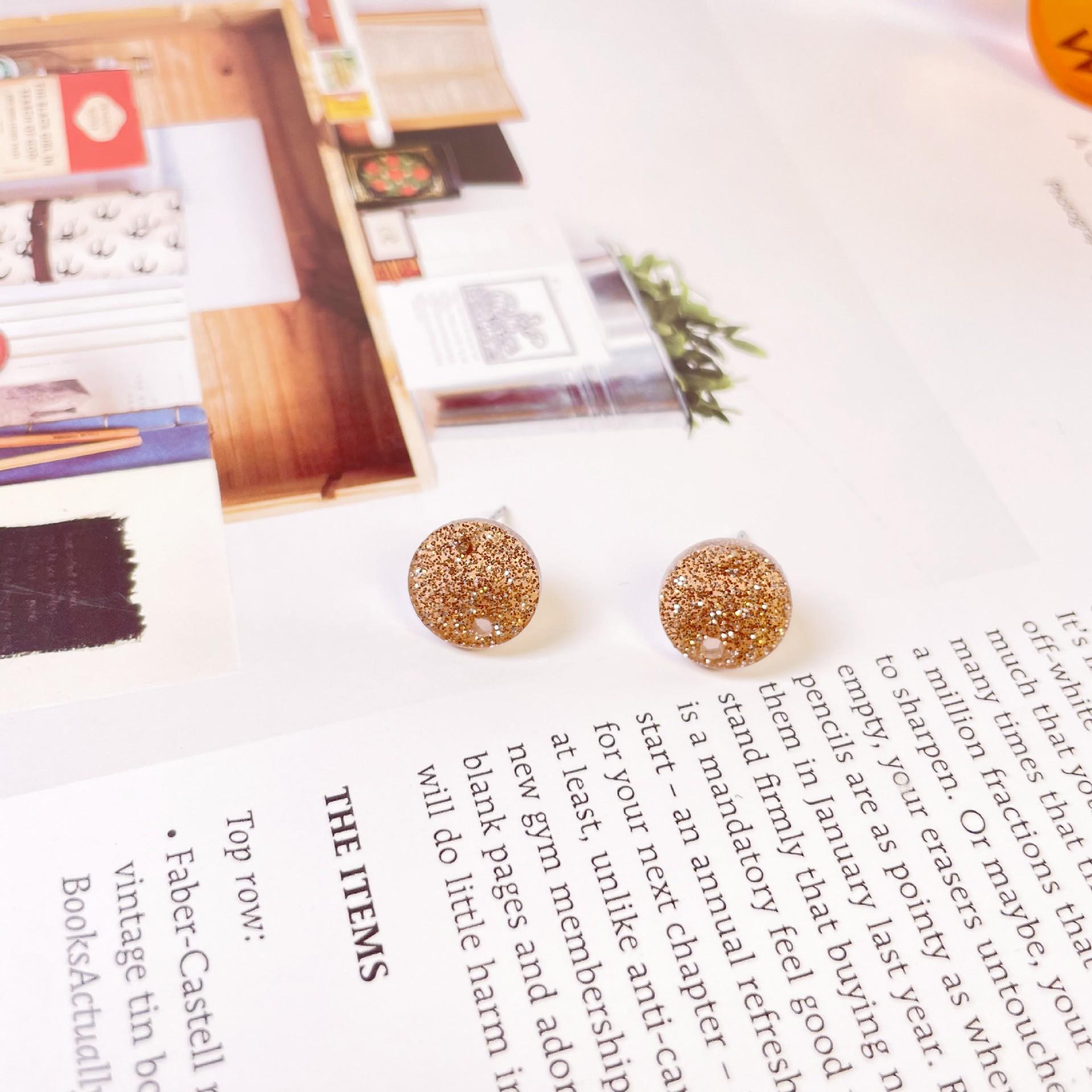 

Двусторонние акриловые серьги с рельефными дизайнами футбола, баскетбола и регби для изготовления украшений своими руками.