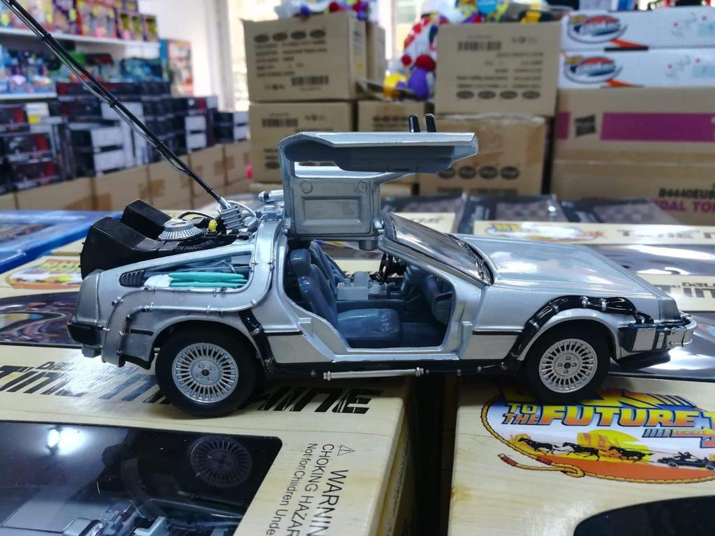 Yamato 124 BACK TO THE FUTURE I DeLorean Finished Product