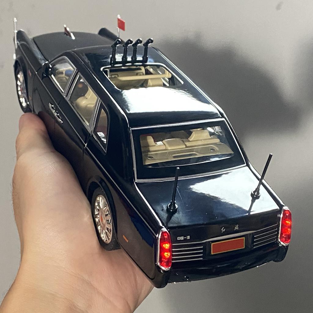 1:24 HONG QI L5 CA770 High End Cars Alloy Metal Diecast Model Car Sound And Light Pull Back Children Toy Cars Hobby Collectibles