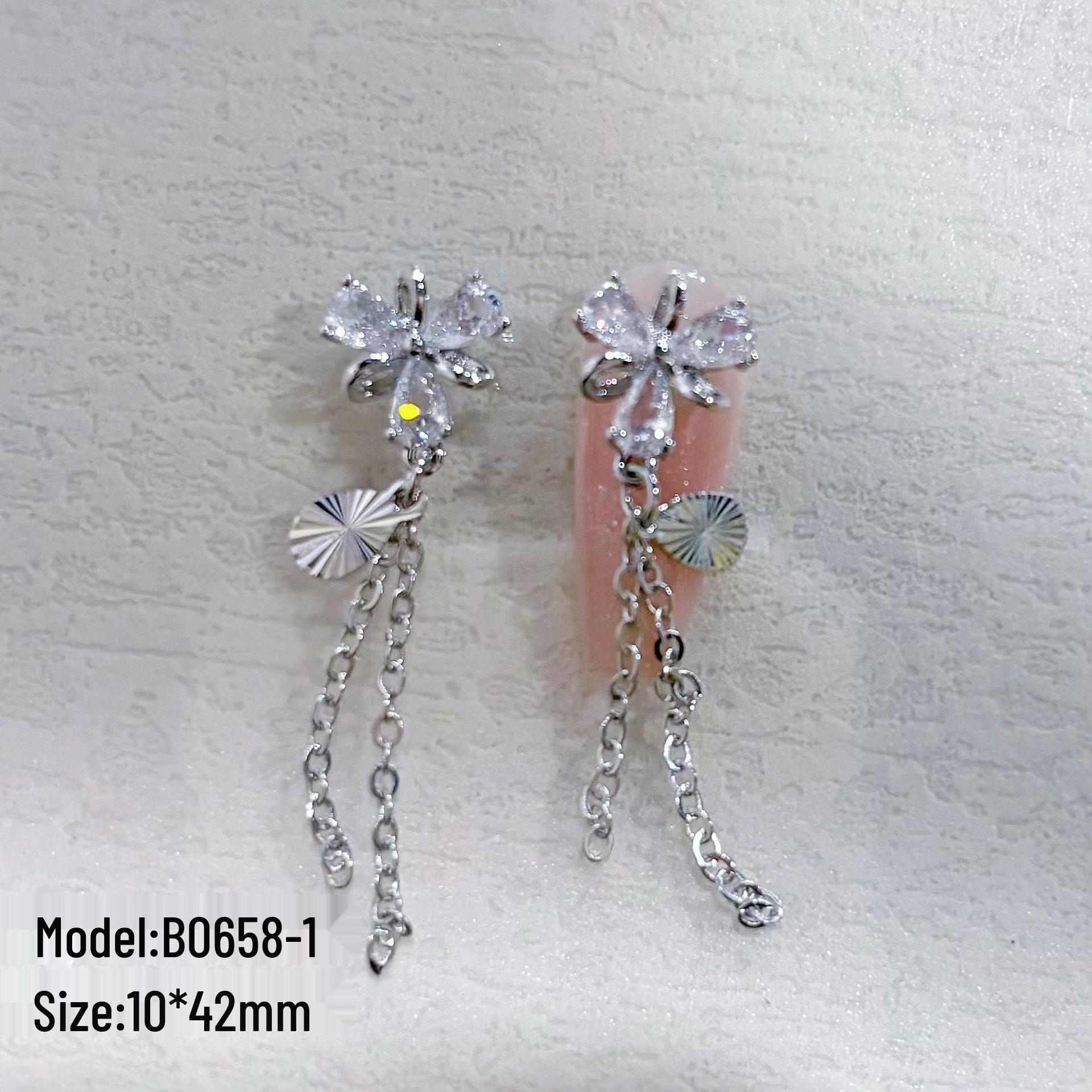 

Набор для нейл-арта Chrome Hearts с цветочным дизайном: Накладные ногти с бахромой из бантиков и подвесками-цепочками