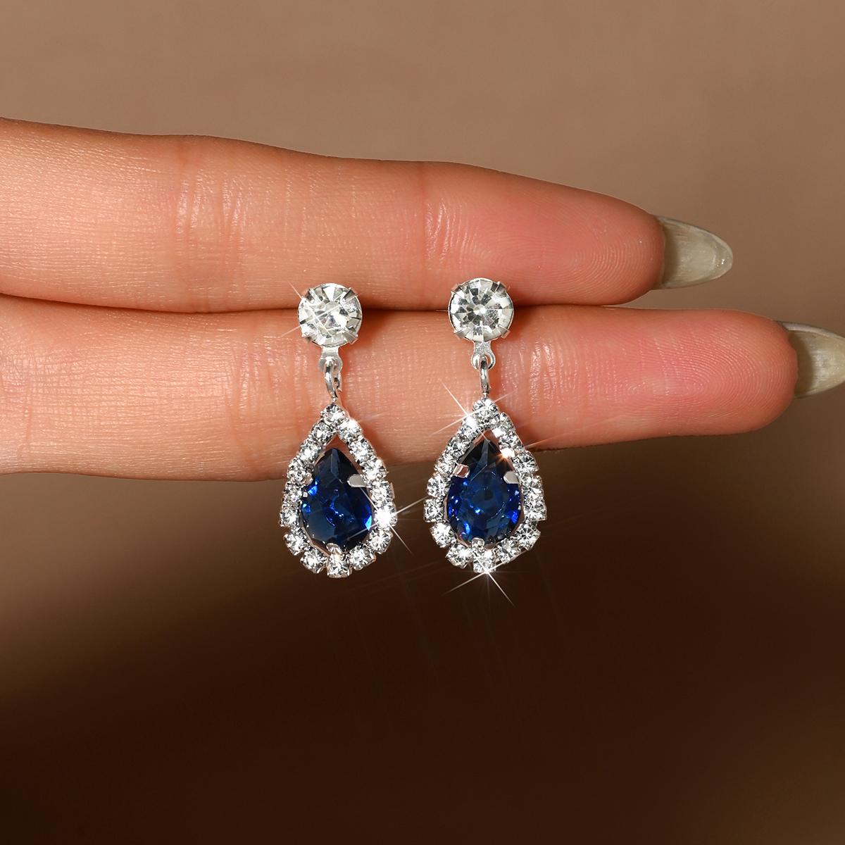

Medieval Feng Shui Dripping Earrings, Fashionable and Personalized Commuting Earrings, Wholesale of Women s Accessories