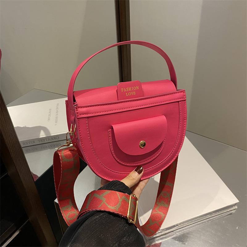 Retro Fashion Simple Temperature Commuter Shoulder Bag Women's Summer Textured Underarm Bag Korean Style Saddle Bag Trendy