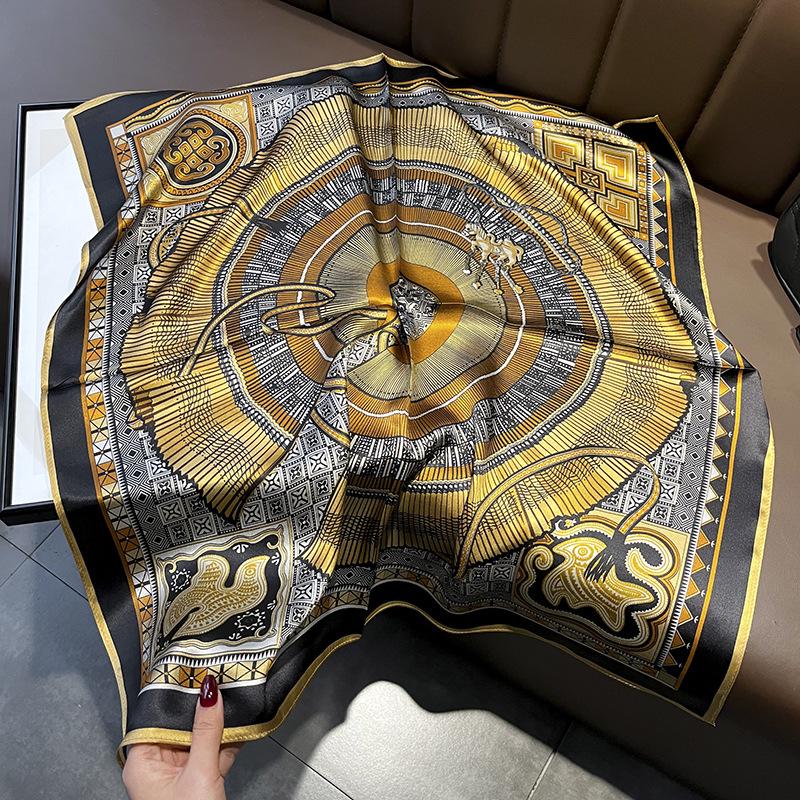 

Ретро Черно-Золотой Веерообразный Плед Шелковый Шарф - Весна/Осень 70см Квадратный с Подарочным Мешочком 68x68 cm золотой/чёрный