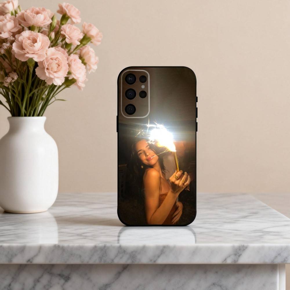 Beautiful K-Kendall J-Jenner Model Phone Case For Samsung S25,24,23,22,30,21,10,9,Ultra,Plus,Lite,FE,4,5 G Soft Black Case Samsung S21fe