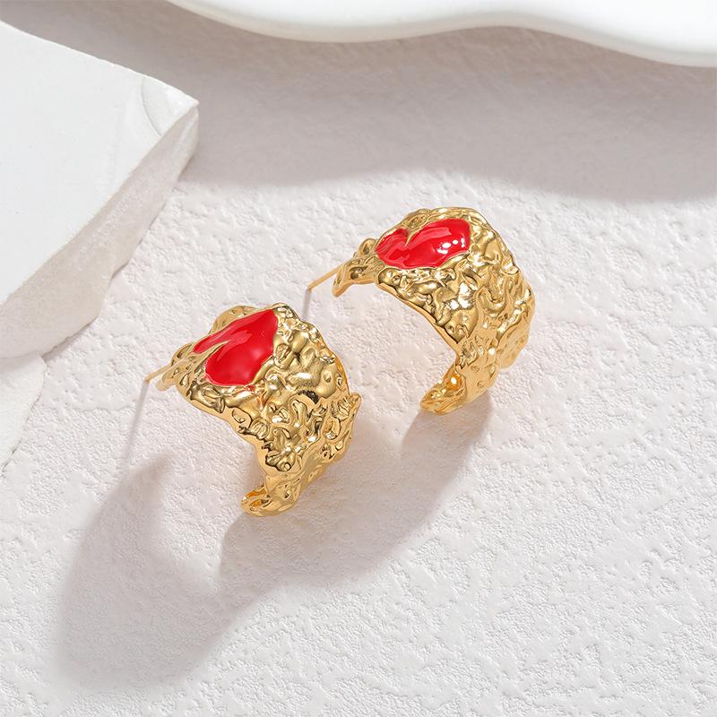 18K Gold Red Enamel Heart C-Shaped Earrings: Irregular Pleated Design, Chic and Fashionable Jewelry for Women
