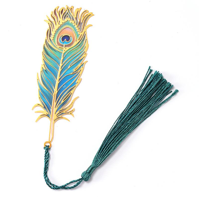 Vintage Feather Gold Stamped Metal Bookmark with Metal Chain Pendant Exquisite Bookmark Book Page Divider Office Stationery