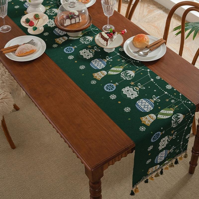 Christmas Chenilles Table Runner With Colorfast Woven Design And Tassels For Festives Home Dining Atmosphere Decoration