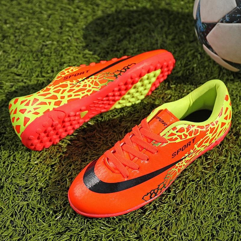 Stylish Comfortable Lightweight Outdoor Lace-up Professional Football Shoes Children's Football Shoes