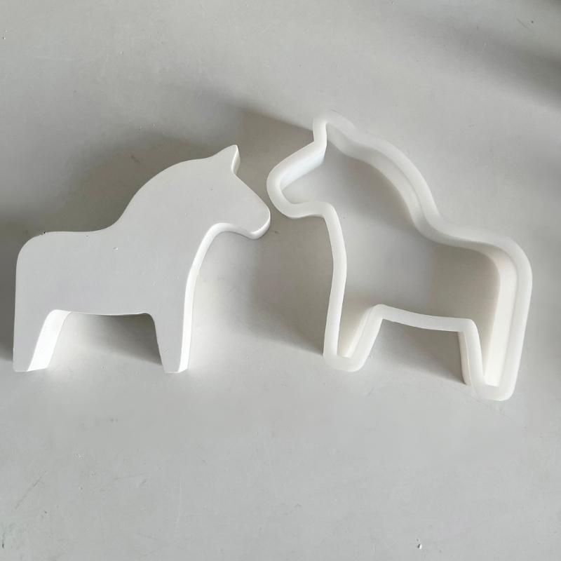 Horse Shaped Resin Molds, Animal Resin Molds for DIY Candle Craft Gypsum Ornaments Cake Fondant Decorations Baking