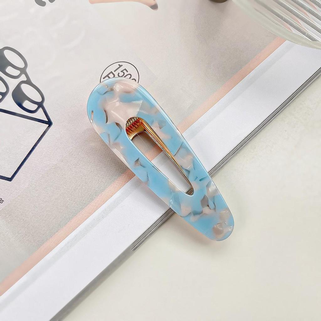 Barrette à cheveux en acrylique imprimé léopard: Barrette à frange rétro haut de gamme pour femmes